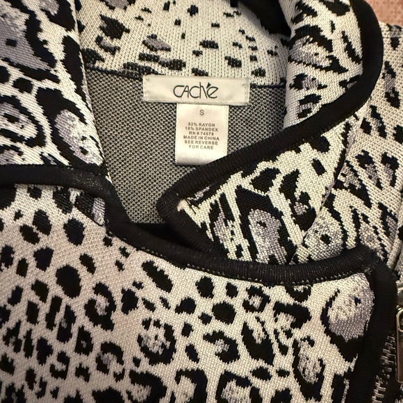 Cache snow leopard asymmetrical vintage NWOT Leopard Black And White Sz S Jacket - Picture 6 of 6